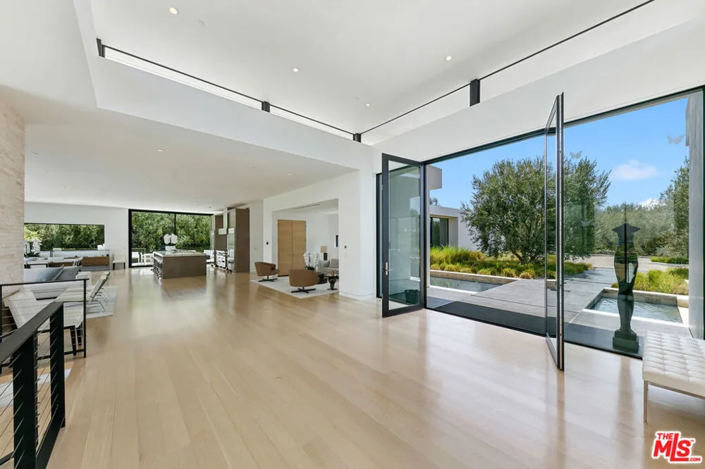 5963 Philip Avenue Malibu, CA 90265