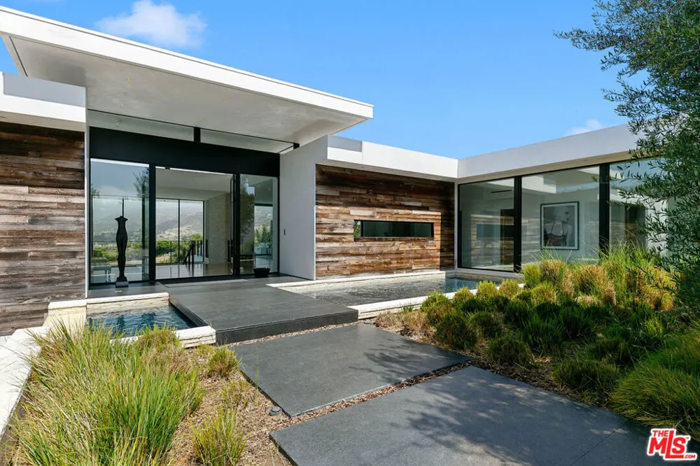 5963 Philip Avenue Malibu, CA 90265