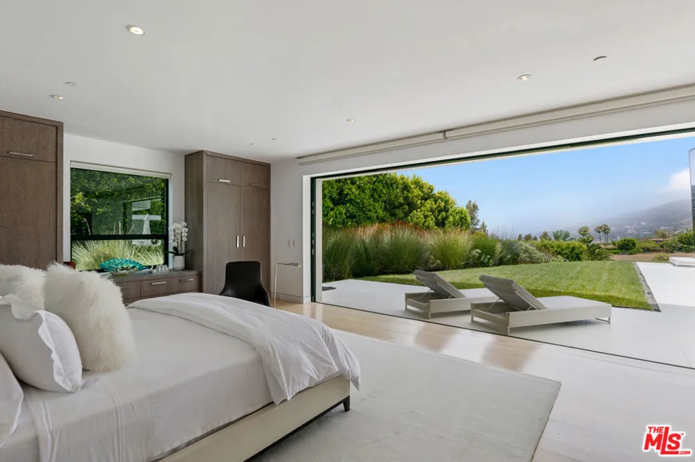 5963 Philip Avenue Malibu, CA 90265