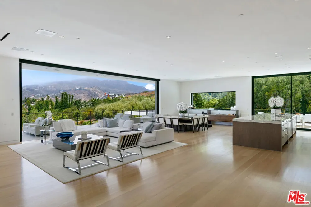 5963 Philip Avenue Malibu, CA 90265