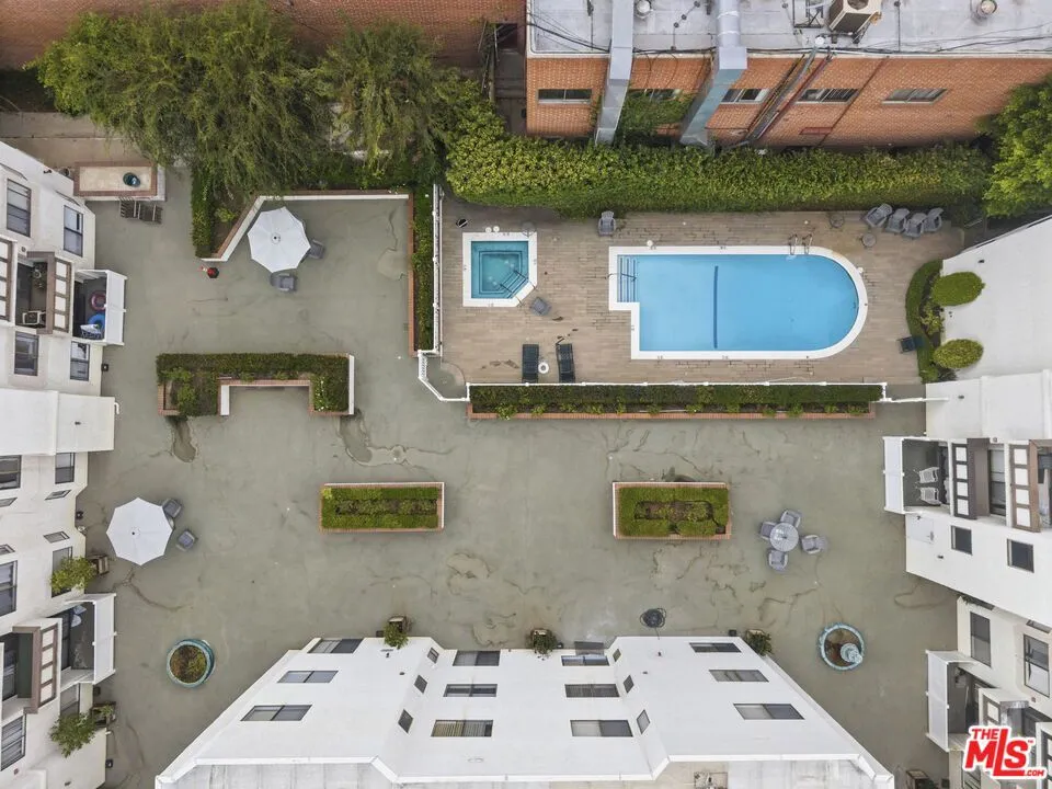 17914 Magnolia Boulevard #130 Encino, CA 91316