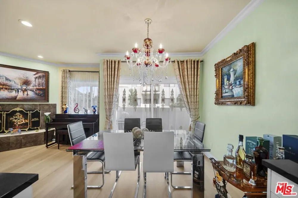 17914 Magnolia Boulevard #130 Encino, CA 91316