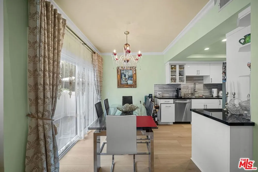 17914 Magnolia Boulevard #130 Encino, CA 91316
