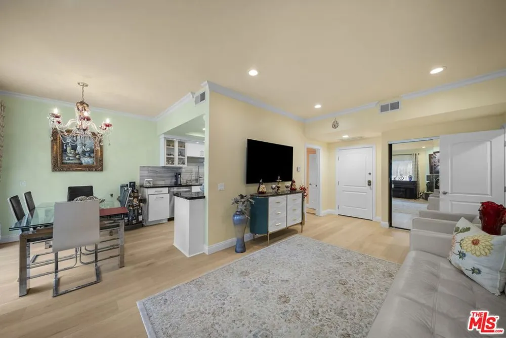17914 Magnolia Boulevard #130 Encino, CA 91316