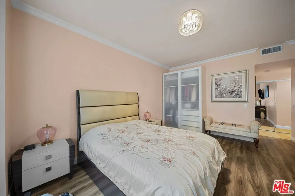 17914 Magnolia Boulevard #130 Encino, CA 91316