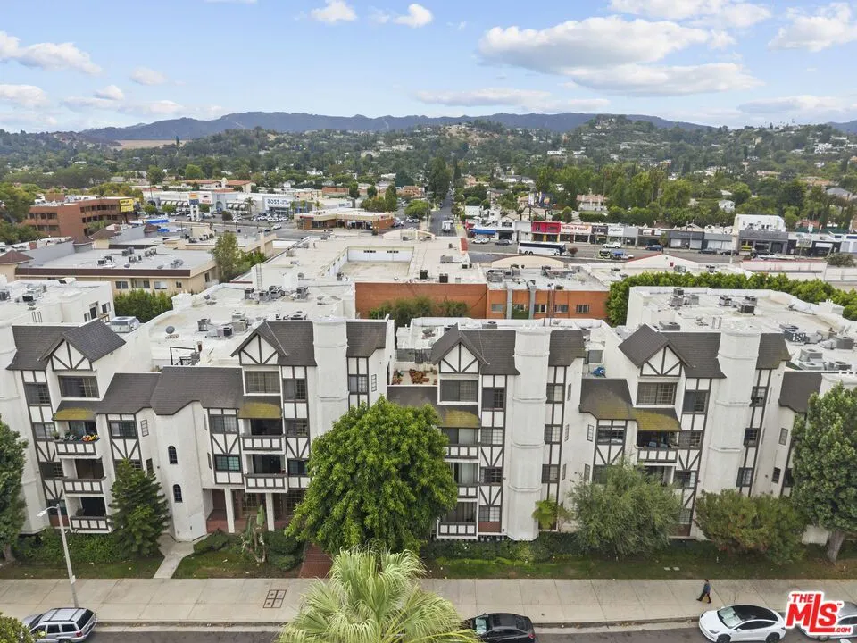 17914 Magnolia Boulevard #130 Encino, CA 91316