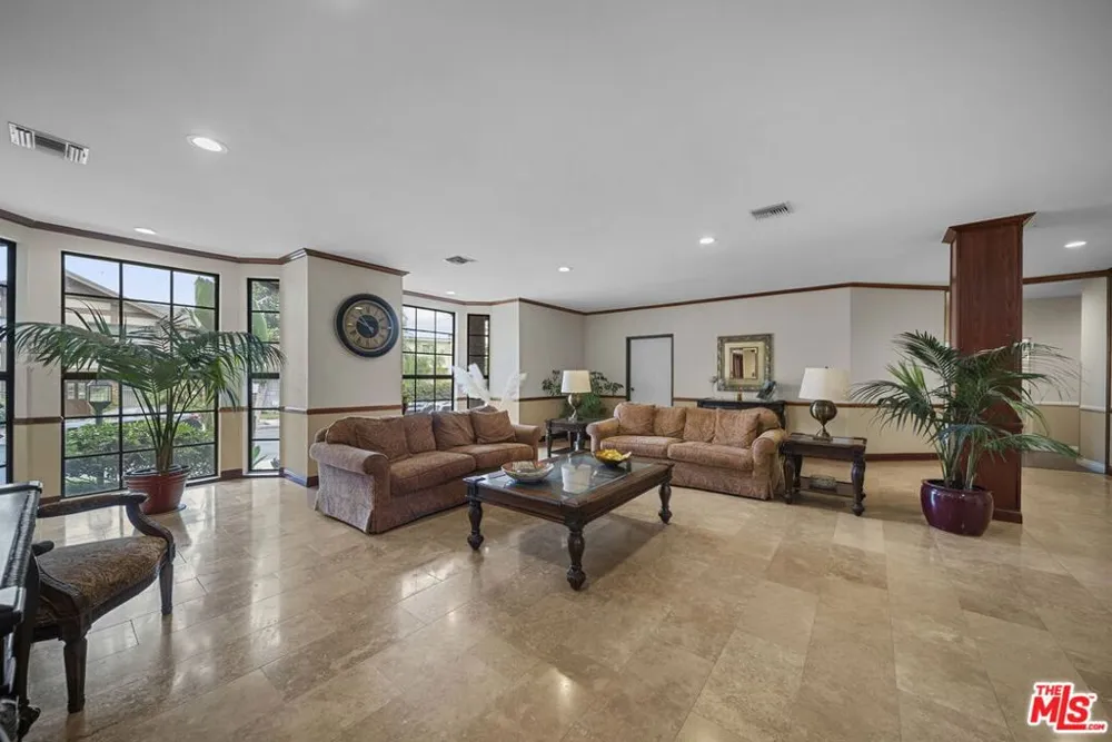 17914 Magnolia Boulevard #130 Encino, CA 91316