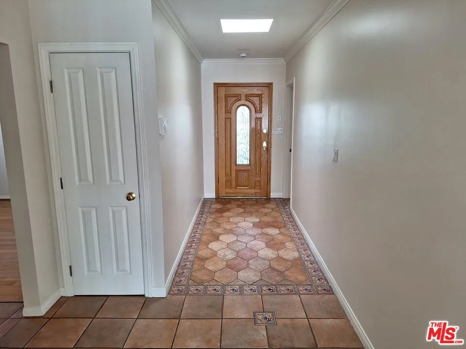 7539 Denrock Avenue Los Angeles, CA 90045
