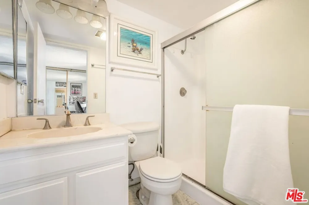 4242 Stansbury Avenue #116 Sherman Oaks, CA 91423