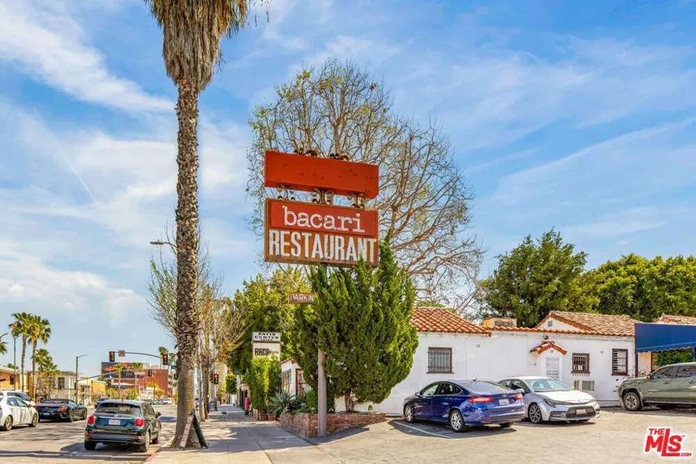 4242 Stansbury Avenue #116 Sherman Oaks, CA 91423