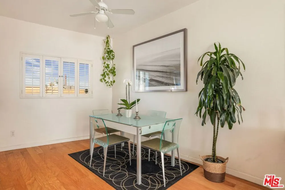 4242 Stansbury Avenue #116 Sherman Oaks, CA 91423