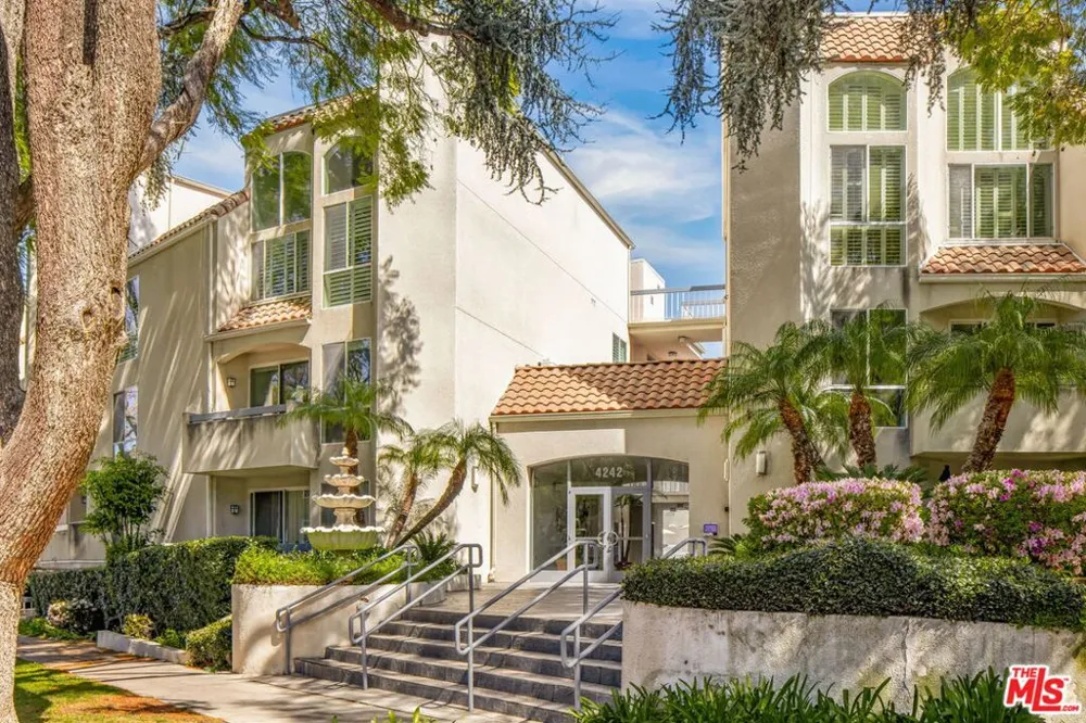 4242 Stansbury Avenue #116 Sherman Oaks, CA 91423
