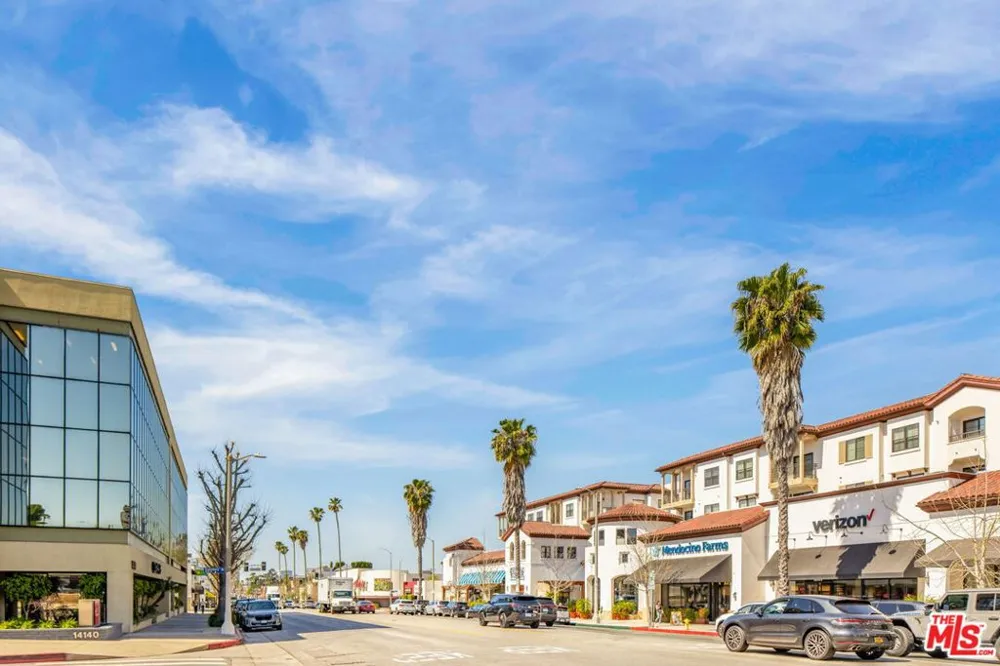 4242 Stansbury Avenue #116 Sherman Oaks, CA 91423