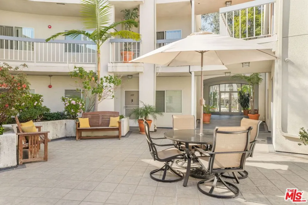 4242 Stansbury Avenue #116 Sherman Oaks, CA 91423