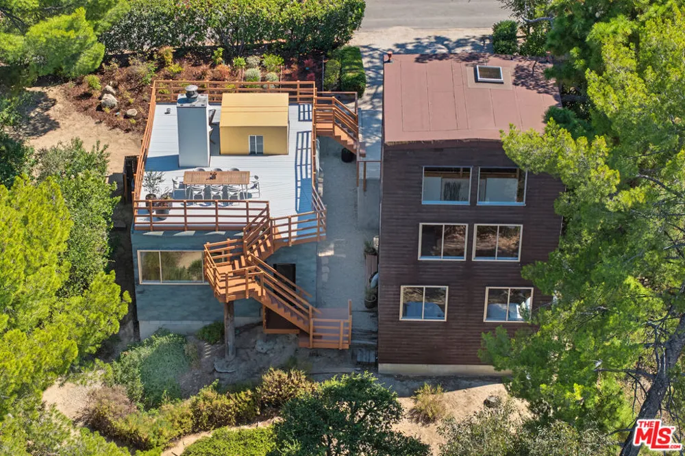 23685 Clover Trail Calabasas, CA 91302