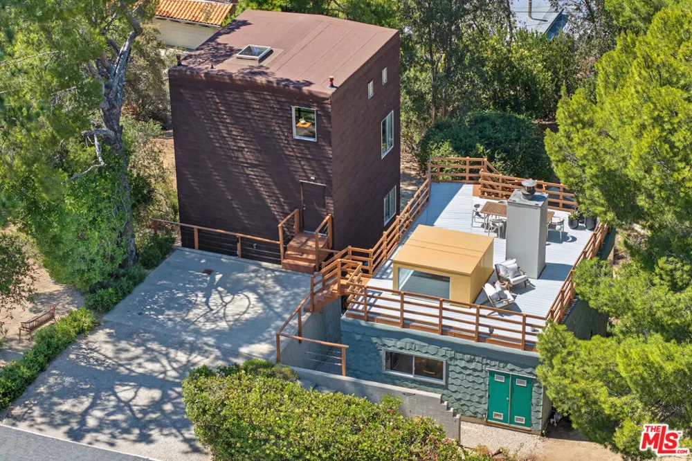 23685 Clover Trail Calabasas, CA 91302