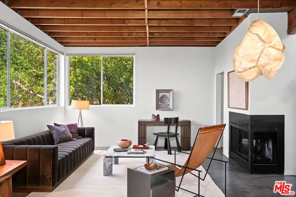 23685 Clover Trail Calabasas, CA 91302