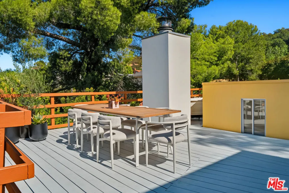 23685 Clover Trail Calabasas, CA 91302