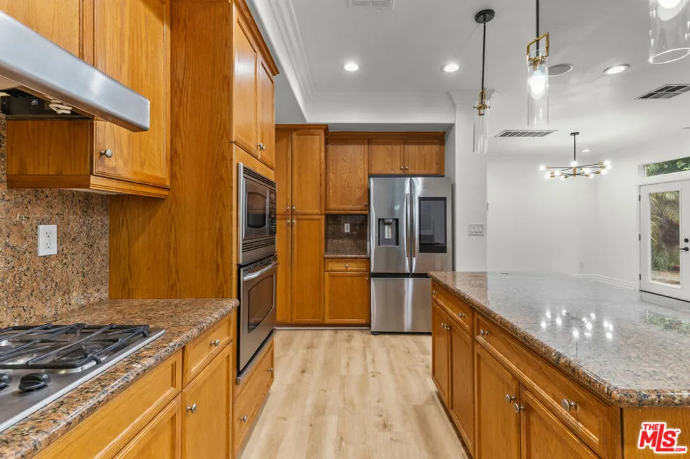 9108 S Heritage Way Inglewood, CA 90305