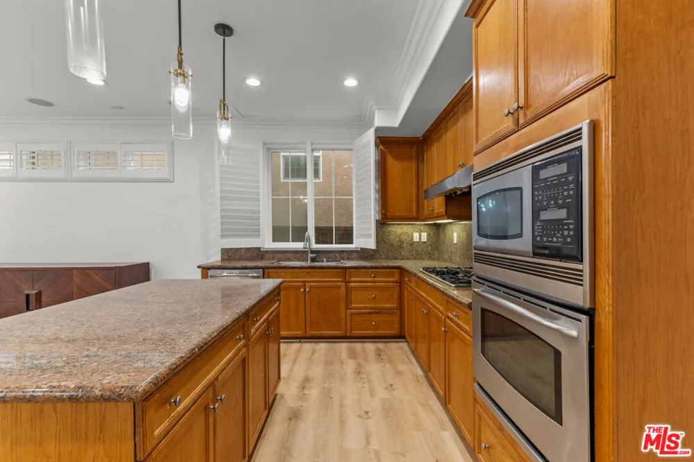 9108 S Heritage Way Inglewood, CA 90305