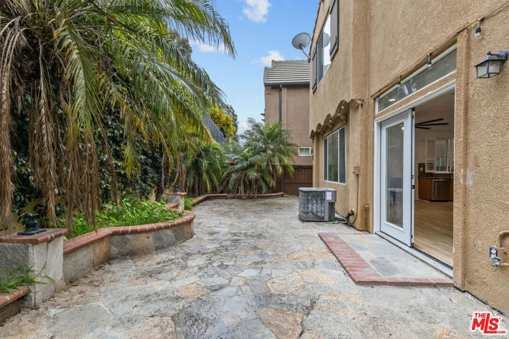 9108 S Heritage Way Inglewood, CA 90305