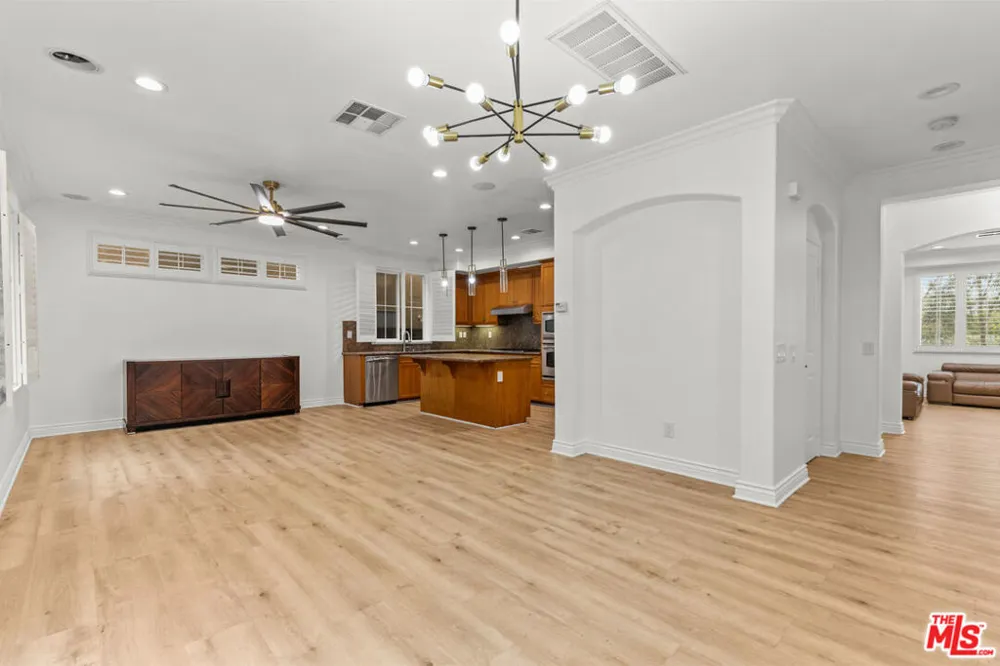 9108 S Heritage Way Inglewood, CA 90305