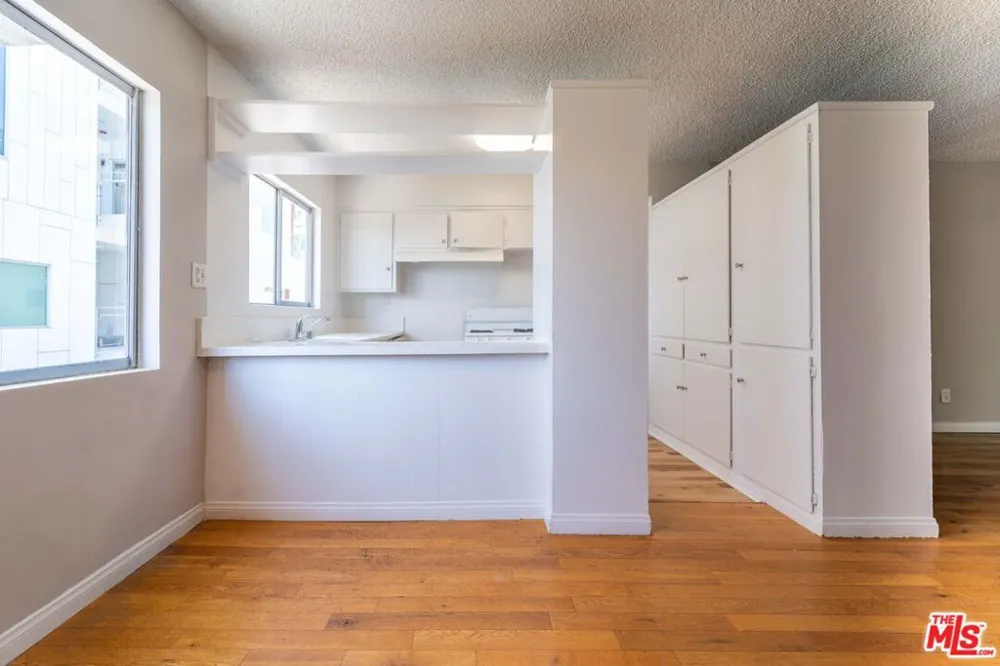 941 San Vicente Boulevard #1 West Hollywood, CA 90069