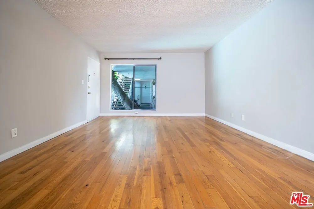 941 San Vicente Boulevard #1 West Hollywood, CA 90069