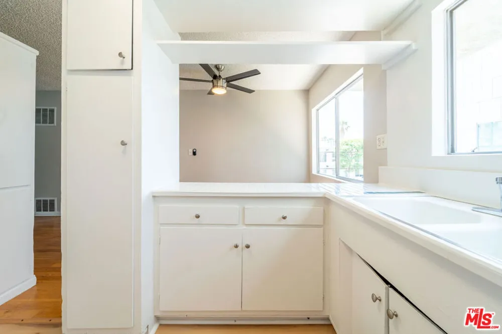 941 San Vicente Boulevard #1 West Hollywood, CA 90069