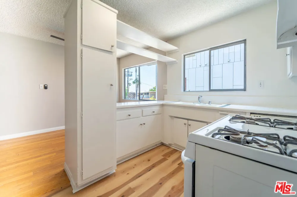 941 San Vicente Boulevard #1 West Hollywood, CA 90069
