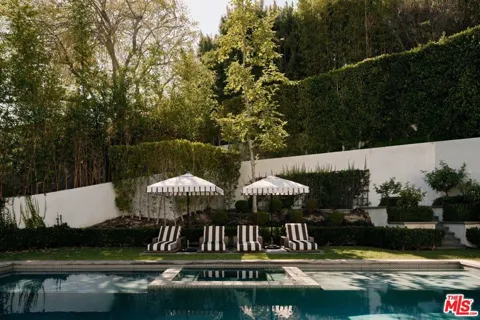 2331 Chislehurst Drive