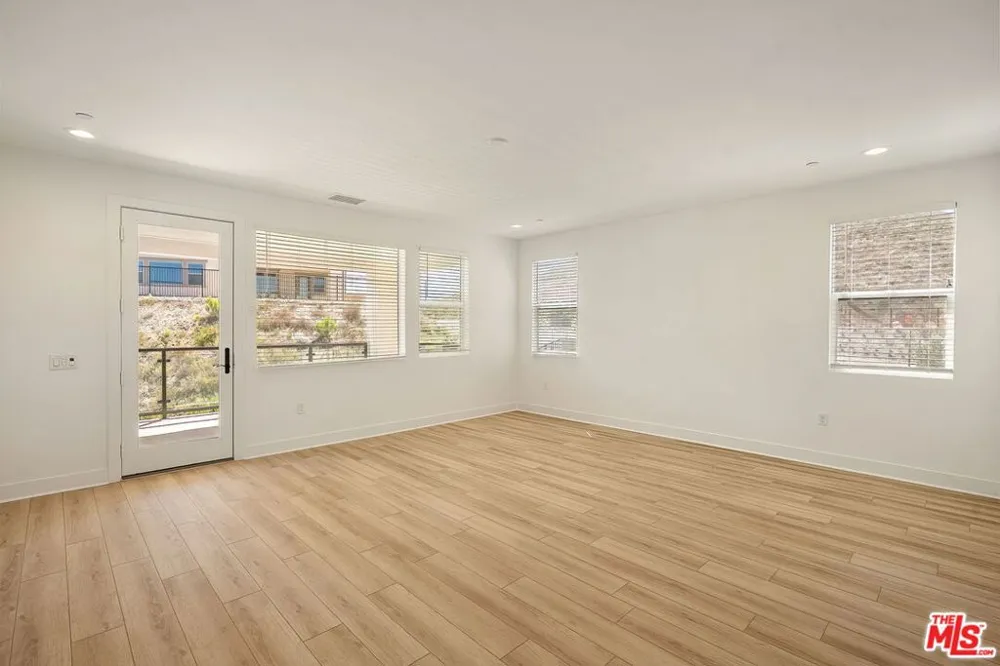 24198 Camino Cascada Valencia, CA 91354