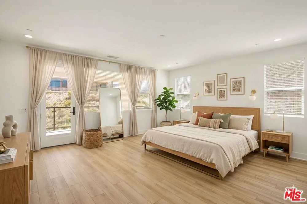 24198 Camino Cascada Valencia, CA 91354