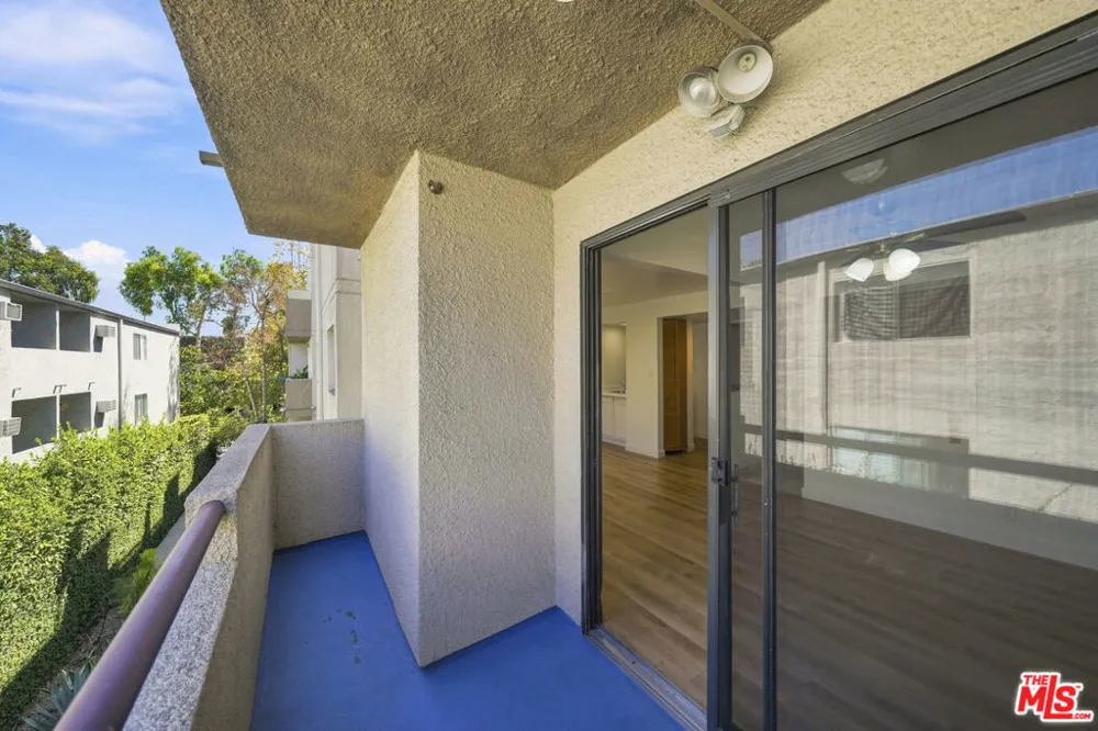435 S Virgil Avenue #208 Los Angeles, CA 90020