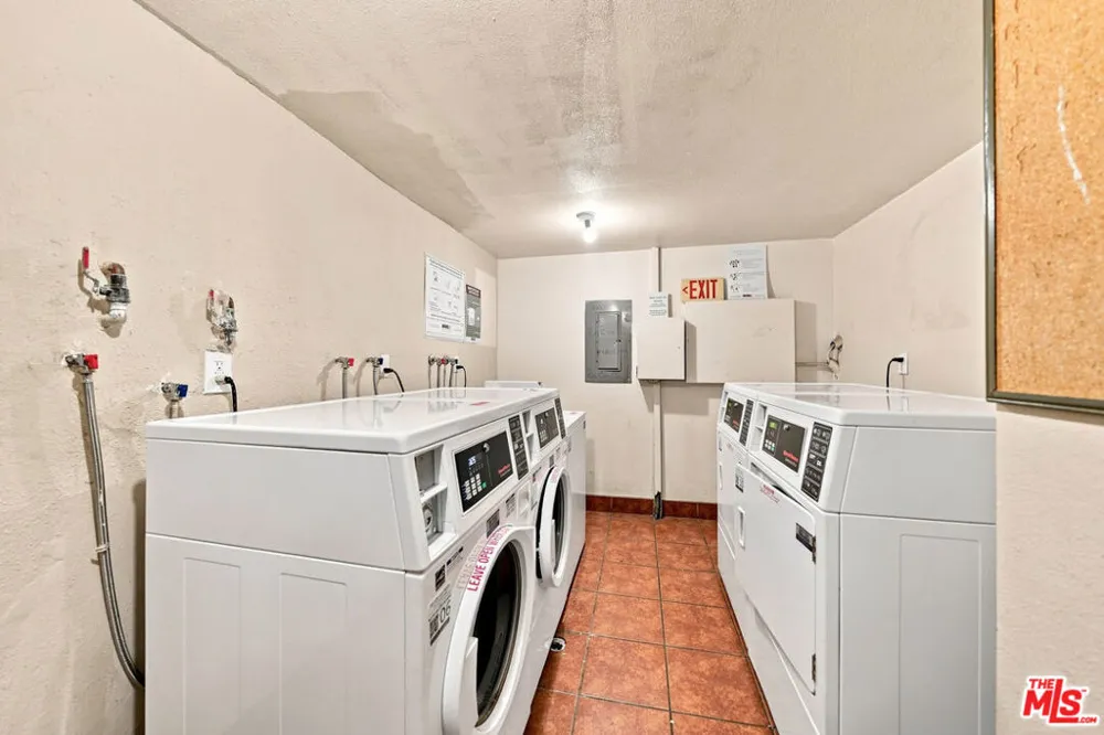 435 S Virgil Avenue #208 Los Angeles, CA 90020