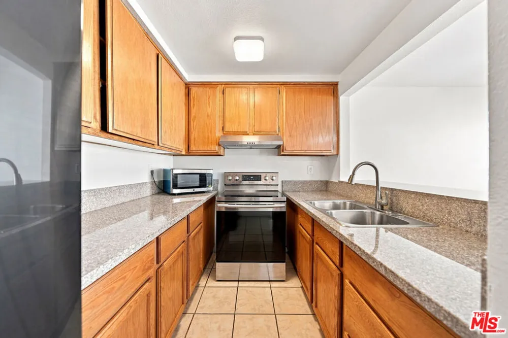 435 S Virgil Avenue #208 Los Angeles, CA 90020