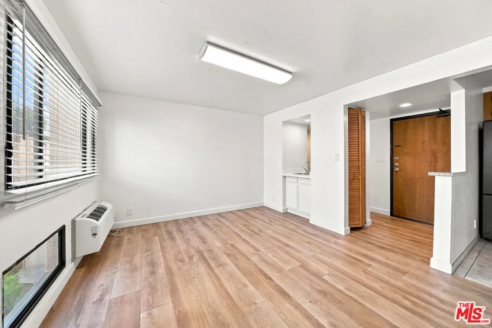 435 S Virgil Avenue #208 Los Angeles, CA 90020