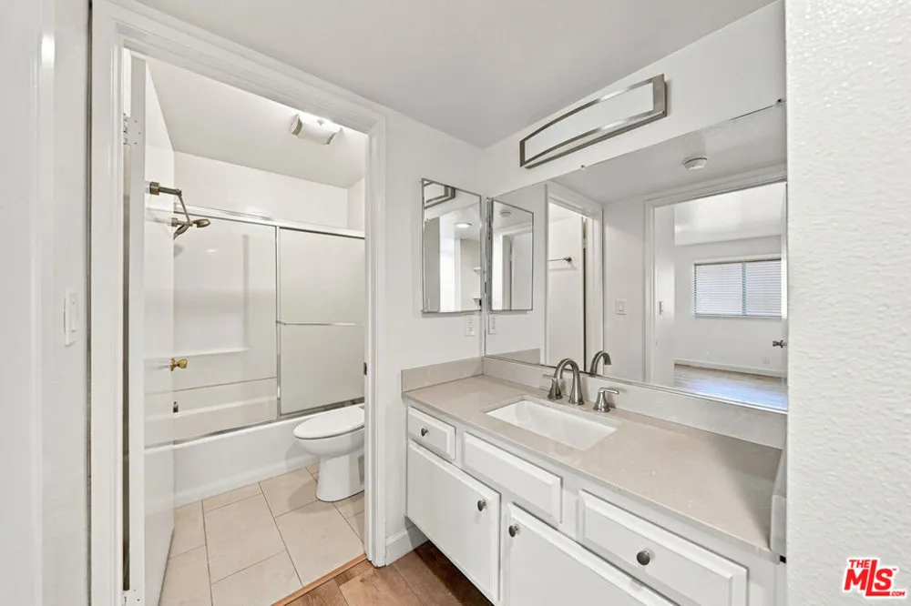 435 S Virgil Avenue #208 Los Angeles, CA 90020