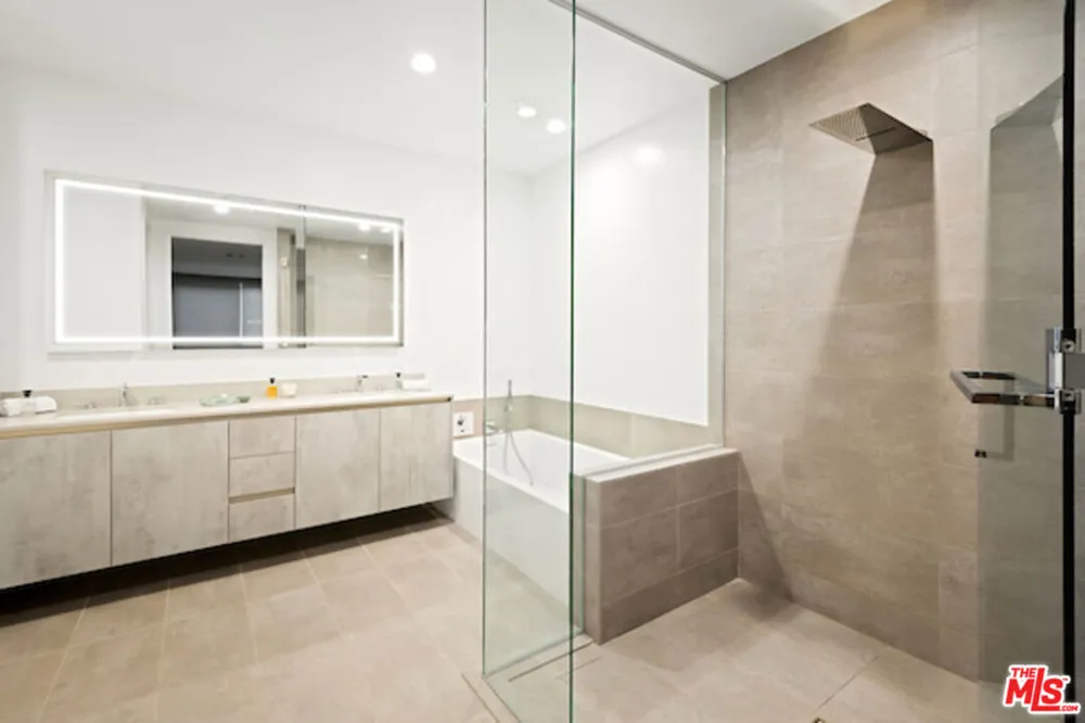 728 Sweetzer Avenue #402 West Hollywood, CA 90069