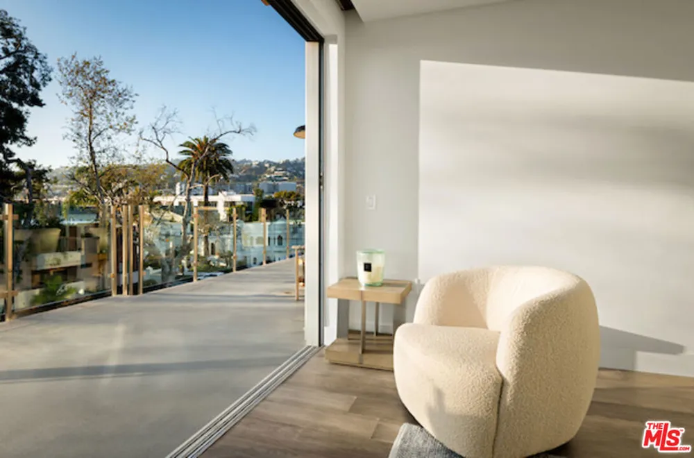728 Sweetzer Avenue #402 West Hollywood, CA 90069