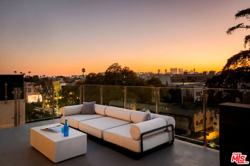 728 Sweetzer Avenue #402 West Hollywood, CA 90069