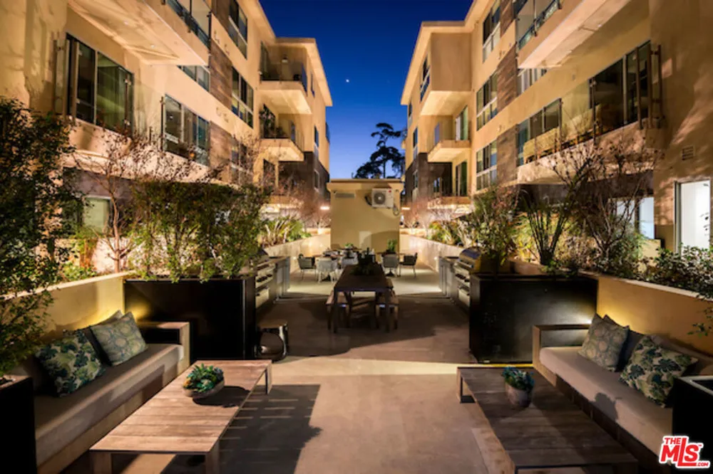 728 Sweetzer Avenue #402 West Hollywood, CA 90069