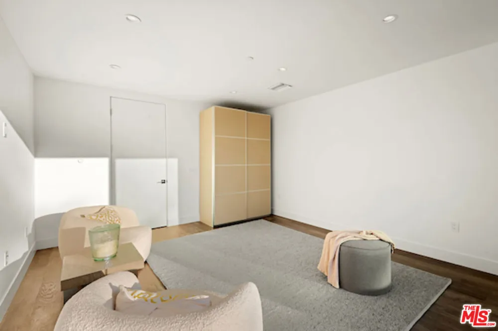 728 Sweetzer Avenue #402 West Hollywood, CA 90069