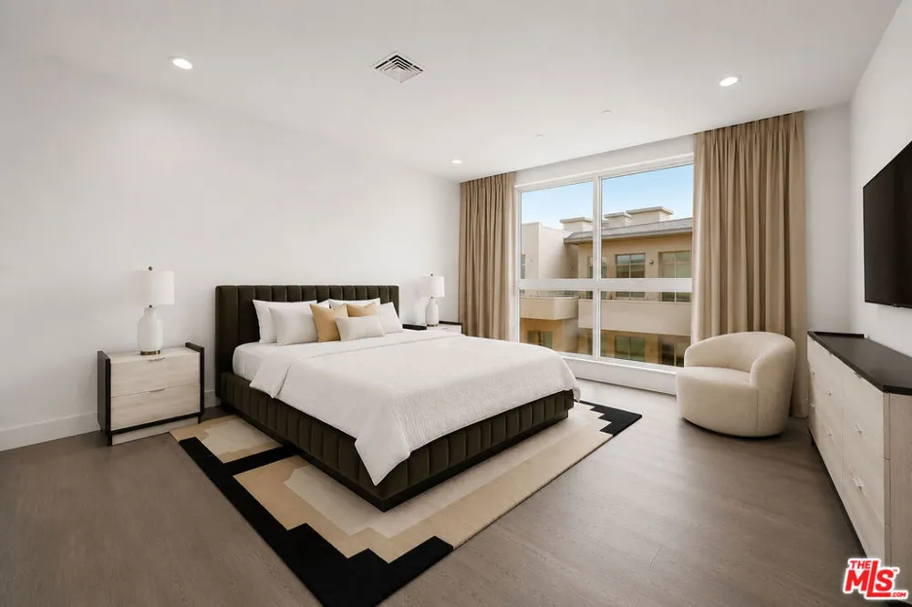 728 Sweetzer Avenue #402 West Hollywood, CA 90069