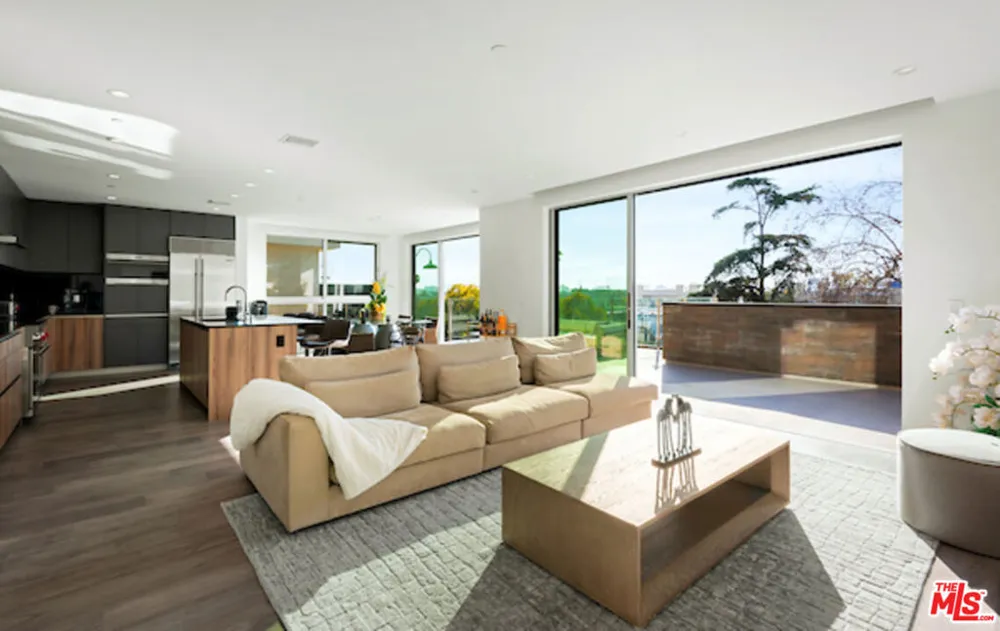 728 Sweetzer Avenue #402 West Hollywood, CA 90069