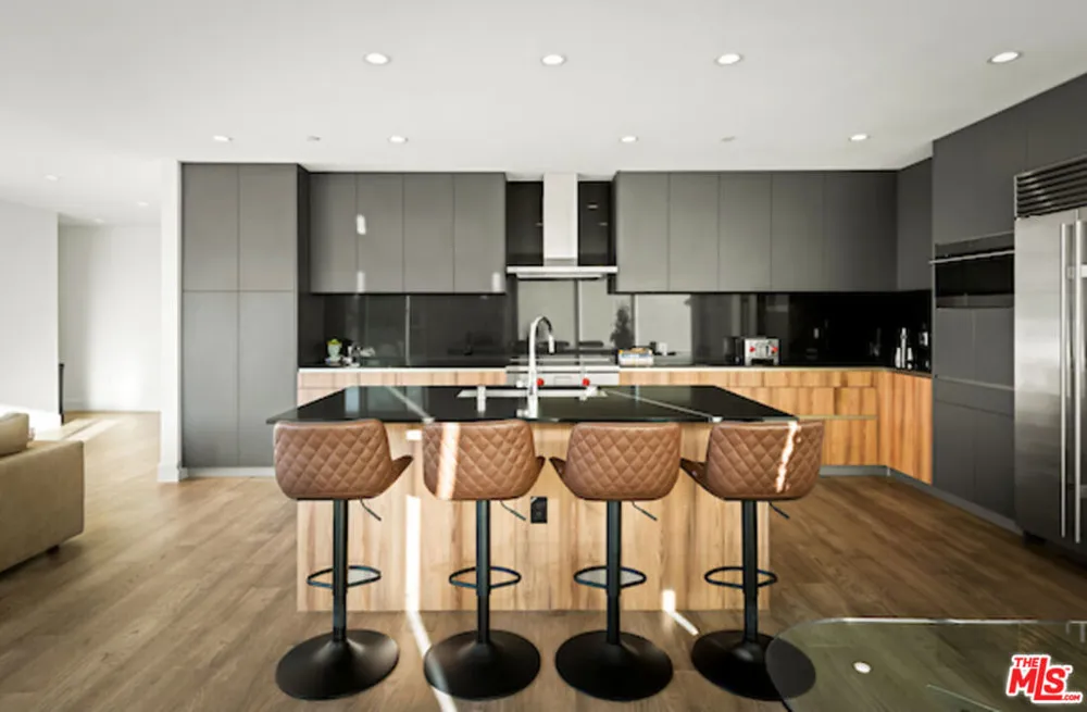 728 Sweetzer Avenue #402 West Hollywood, CA 90069