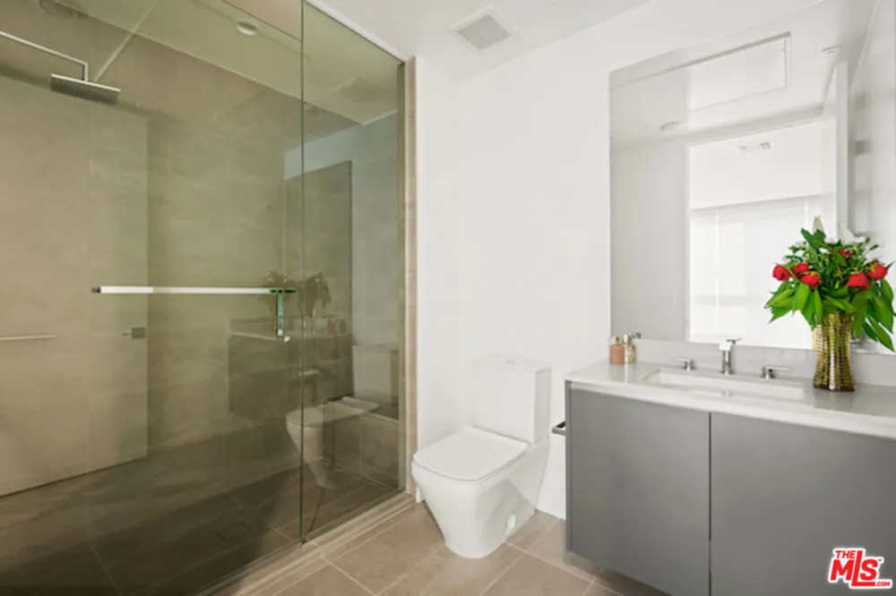 728 Sweetzer Avenue #402 West Hollywood, CA 90069
