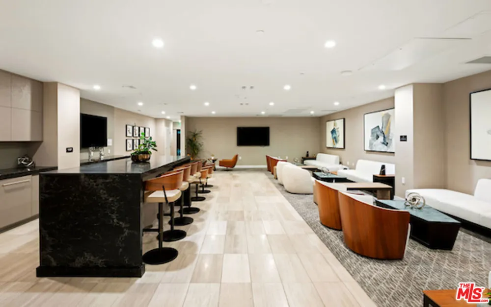 728 Sweetzer Avenue #402 West Hollywood, CA 90069
