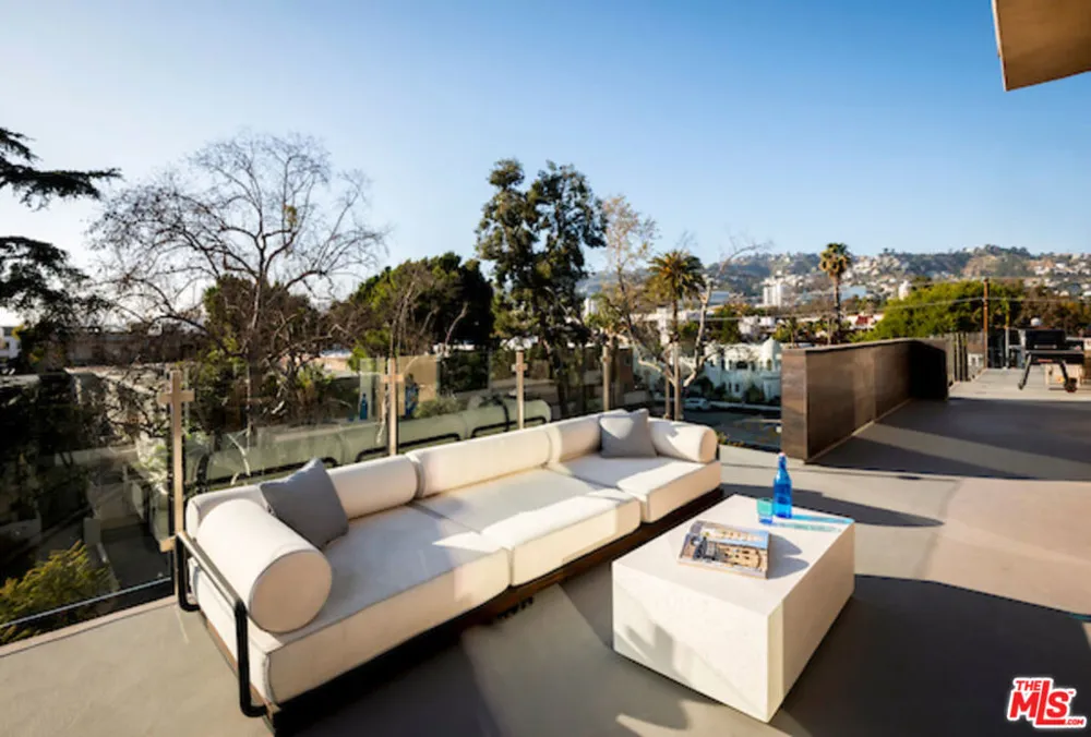 728 Sweetzer Avenue #402 West Hollywood, CA 90069