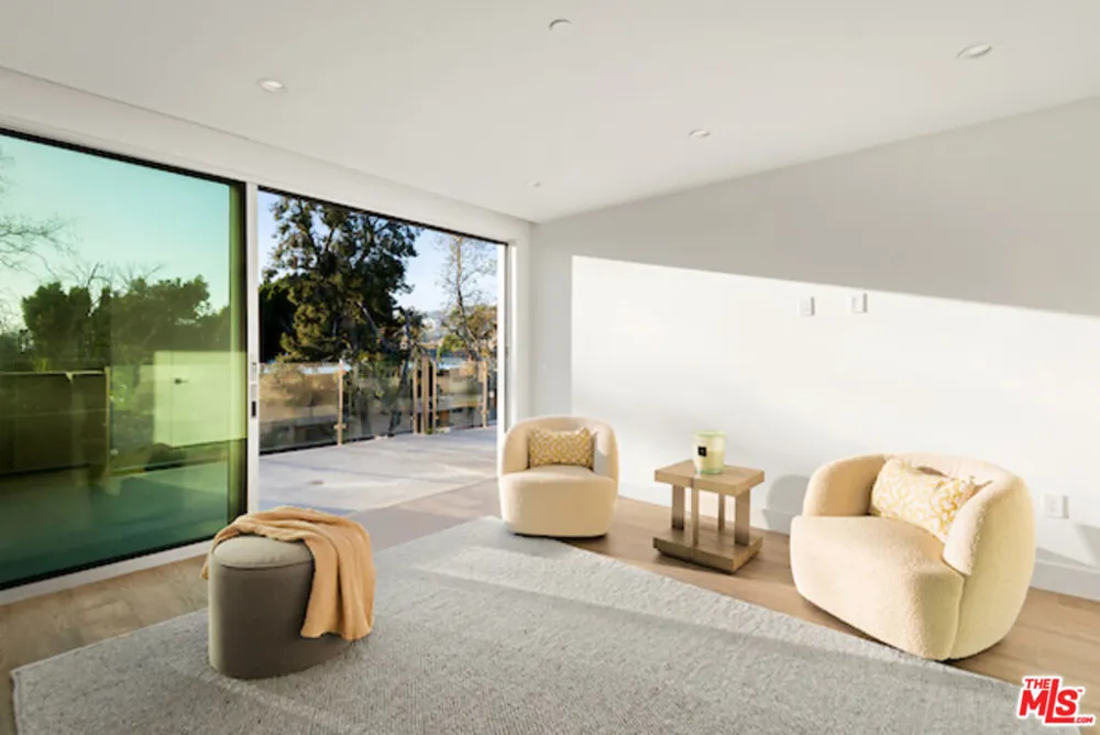 728 Sweetzer Avenue #402 West Hollywood, CA 90069